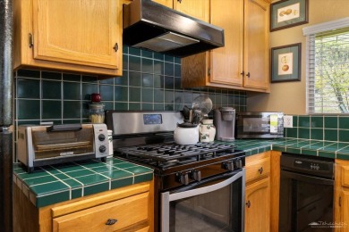 First time on the market!!!! This stunning picturesque 1994 on Oak Tree Country Club in California - for sale on GolfHomes.com, golf home, golf lot