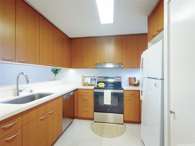 You have to come see this one! This 2-bedroom, 2-bath, 2-parking on Honolulu Country Club in Hawaii - for sale on GolfHomes.com, golf home, golf lot