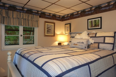 991 Breezy Bluff Lake Home on Lake Bracken Country Club in Illinois - for sale on GolfHomes.com, golf home, golf lot