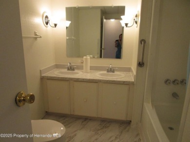 ***Seller is motivated/looking for offers**** All freshned up on Brookridge Country Club in Florida - for sale on GolfHomes.com, golf home, golf lot