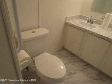 ***Seller is motivated/looking for offers**** All freshned up on Brookridge Country Club in Florida - for sale on GolfHomes.com, golf home, golf lot