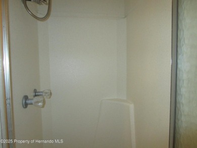 ***Seller is motivated/looking for offers**** All freshned up on Brookridge Country Club in Florida - for sale on GolfHomes.com, golf home, golf lot