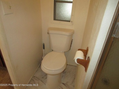 ***Seller is motivated/looking for offers**** All freshned up on Brookridge Country Club in Florida - for sale on GolfHomes.com, golf home, golf lot