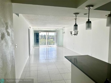 Beautiful condo in a 55 yrs and older community. This 2 bed, 2 on Inverrary Country Club in Florida - for sale on GolfHomes.com, golf home, golf lot