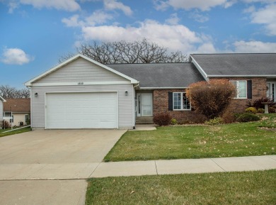 This 3 bedroom 3 bath condo is spacious, open and ready to move on Centennial Oaks Golf Club in Iowa - for sale on GolfHomes.com, golf home, golf lot