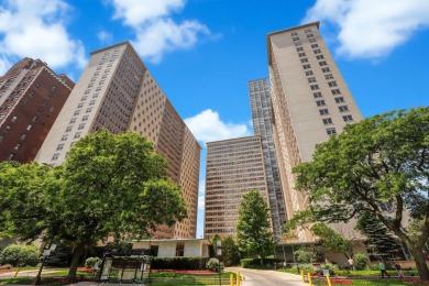 Investor friendly! Welcome to 3950 Lake Shore Drive #720D, a on Sydney R. Marovitz Golf Course in Illinois - for sale on GolfHomes.com, golf home, golf lot