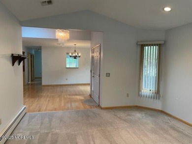 Welcome to Greenbriar Woodlands adult community . This 2 bedroom on Greenbriar Woodlands in New Jersey - for sale on GolfHomes.com, golf home, golf lot