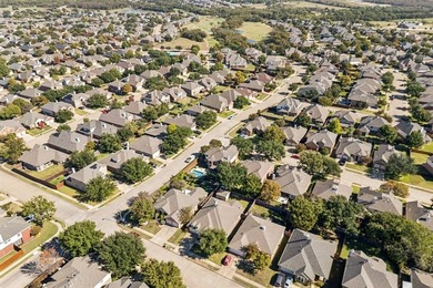Step into comfort and convenience in this beautifully maintained on Woodbridge Golf Club in Texas - for sale on GolfHomes.com, golf home, golf lot