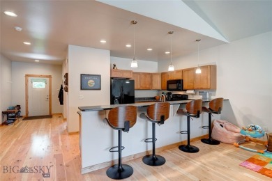 Charming Single-Level Condo in Desirable Four Corners - 

Tucked on Cottonwood Hills Golf Course - Cottonwood Hills in Montana - for sale on GolfHomes.com, golf home, golf lot