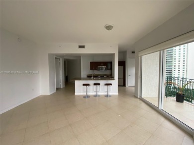 Stunning 2/2 condo in the heart of Aventura! Walk in closets in on Turnberry Isle Resort and Club in Florida - for sale on GolfHomes.com, golf home, golf lot