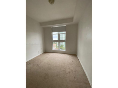 Stunning 2/2 condo in the heart of Aventura! Walk in closets in on Turnberry Isle Resort and Club in Florida - for sale on GolfHomes.com, golf home, golf lot