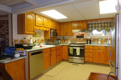 991 Breezy Bluff Lake Home on Lake Bracken Country Club in Illinois - for sale on GolfHomes.com, golf home, golf lot