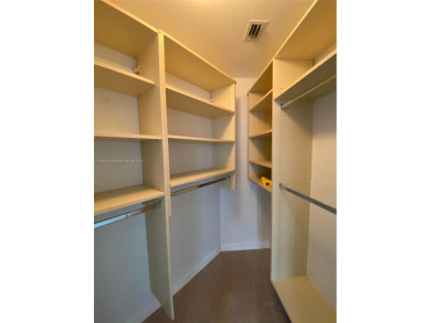 Stunning 2/2 condo in the heart of Aventura! Walk in closets in on Turnberry Isle Resort and Club in Florida - for sale on GolfHomes.com, golf home, golf lot