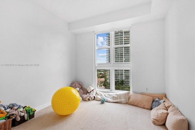 Stunning 2/2 condo in the heart of Aventura! Walk in closets in on Turnberry Isle Resort and Club in Florida - for sale on GolfHomes.com, golf home, golf lot