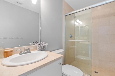 Stunning 2/2 condo in the heart of Aventura! Walk in closets in on Turnberry Isle Resort and Club in Florida - for sale on GolfHomes.com, golf home, golf lot