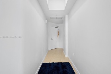 Stunning 2/2 condo in the heart of Aventura! Walk in closets in on Turnberry Isle Resort and Club in Florida - for sale on GolfHomes.com, golf home, golf lot