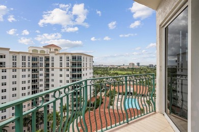 Stunning 2/2 condo in the heart of Aventura! Walk in closets in on Turnberry Isle Resort and Club in Florida - for sale on GolfHomes.com, golf home, golf lot