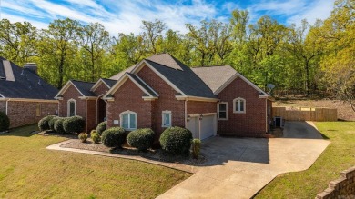 Looking for a new house for your family? This one is it! Step on Greystone Country Club in Arkansas - for sale on GolfHomes.com, golf home, golf lot