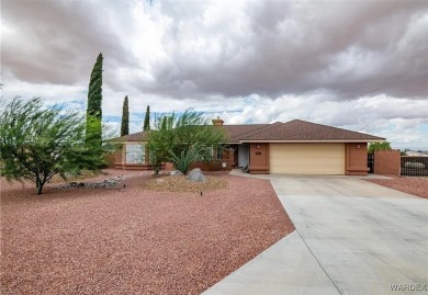 BEAUTIFUL HOME WITH A POOL & SPA, SITTING ON ( .31 ) OF AN ACRE on Valle Vista Golf Course in Arizona - for sale on GolfHomes.com, golf home, golf lot