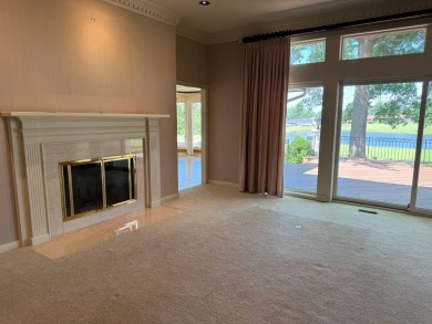 ***THIS IS AN ONLINE ONLY AUCTION! THE PRICE LISTED IS THE on Country Club of Missouri in Missouri - for sale on GolfHomes.com, golf home, golf lot
