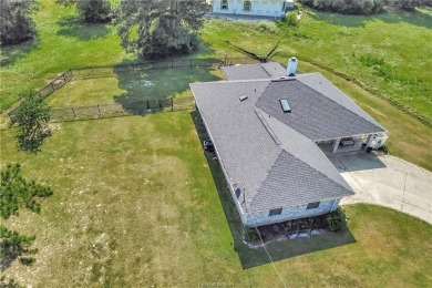 Discover this gorgeous 3-bedroom, 2-bathroom home in the coveted on Whispering Pines Golf Club in Texas - for sale on GolfHomes.com, golf home, golf lot