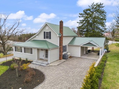 Seller financing available. Gorgeous remodeled historic Stearns on Stearns Golf Club in Kentucky - for sale on GolfHomes.com, golf home, golf lot