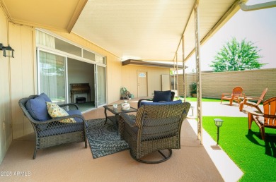 Wonderful patio home in the heart of Sun City a 2-bedroom on Sun City Lakes West and East in Arizona - for sale on GolfHomes.com, golf home, golf lot