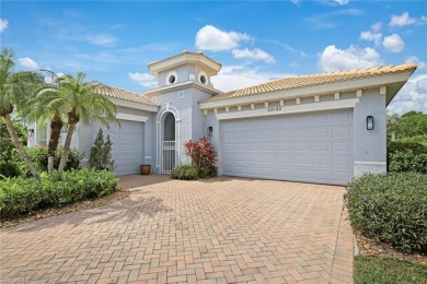 Beautiful Single Family Pool Home! Oversized homesite and on Hunters Ridge Country Club in Florida - for sale on GolfHomes.com, golf home, golf lot