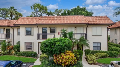 Spacious 2 bedroom, 2 bathroom condo in the desirable Lucerne on Forest Oaks Golf Club in Florida - for sale on GolfHomes.com, golf home, golf lot