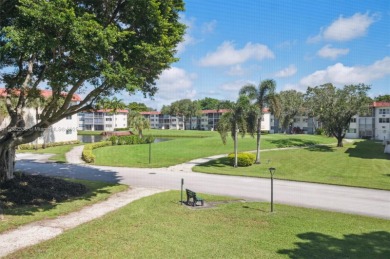 Golfer's Paradise -Play golf for free (except cart fee) ! Live on Hollybrook Golf and Tennis Club  in Florida - for sale on GolfHomes.com, golf home, golf lot