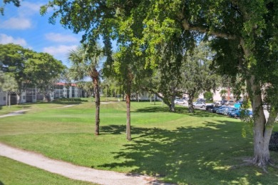 Golfer's Paradise -Play golf for free (except cart fee) ! Live on Hollybrook Golf and Tennis Club  in Florida - for sale on GolfHomes.com, golf home, golf lot