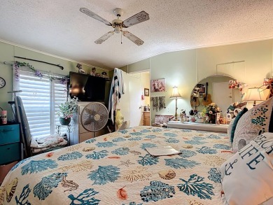 (Ver Espanol Abajo)  Lot rent $587 includes use of park on Lake Henry Golf Club in Florida - for sale on GolfHomes.com, golf home, golf lot