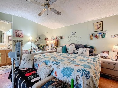 (Ver Espanol Abajo)  Lot rent $587 includes use of park on Lake Henry Golf Club in Florida - for sale on GolfHomes.com, golf home, golf lot