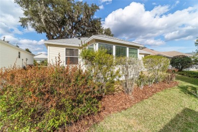 Welcome to this beautifully updated Banyan/Bougainvillea model on The Links of Spruce Creek in Florida - for sale on GolfHomes.com, golf home, golf lot