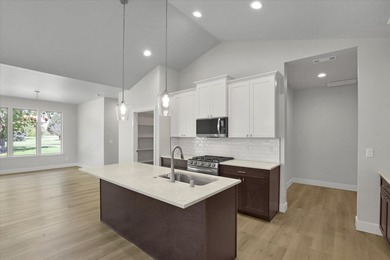 Beautiful Pro Made condo in gated community, discover the on Deer Park Golf Club in Washington - for sale on GolfHomes.com, golf home, golf lot