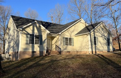 The 3 bed/2 bath home is conveniently located in a quiet on Hidden Valley Golf Course in Kentucky - for sale on GolfHomes.com, golf home, golf lot