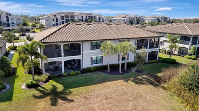 Welcome to Paradise! This 3 bedroom, 2 baths, and a 2.5 car on Lakewood National Golf Club in Florida - for sale on GolfHomes.com, golf home, golf lot
