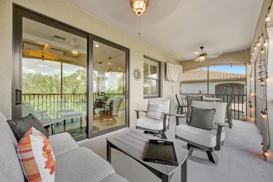 Welcome to Paradise! This 3 bedroom, 2 baths, and a 2.5 car on Lakewood National Golf Club in Florida - for sale on GolfHomes.com, golf home, golf lot