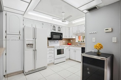 PRICED TO SELL QUICKLY! Rare ground floor 2-bedroom in desirable on Hollybrook Golf and Tennis Club  in Florida - for sale on GolfHomes.com, golf home, golf lot