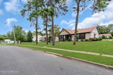 Welcome to this immaculate 2 bedroom, 2 bath Stratford model on Leisure Village West Assoc. in New Jersey - for sale on GolfHomes.com, golf home, golf lot