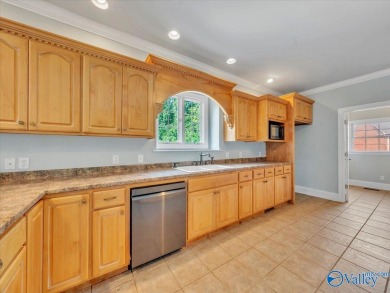 Full Brick with Pool! - Spacious 4 bedroom 3.5 bath full brick on Goose Pond Colony Resort - Lake Golf Course in Alabama - for sale on GolfHomes.com, golf home, golf lot