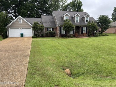 Extremely spacious family home directly on briarwood golf course on Briarwood Country Club in Mississippi - for sale on GolfHomes.com, golf home, golf lot