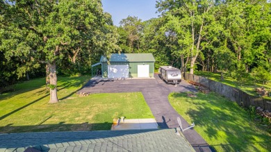 1700 SQ/FT 2 BDRM 2BATH RANCH SITTING ON OVER AN ACRE WITH A 30 on South Shore Country Club in Indiana - for sale on GolfHomes.com, golf home, golf lot