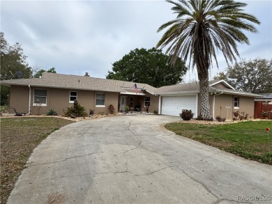 3-Bedroom, 2-Bath Pool Home in Crystal River just waiting for on Plantation Inn and Golf Resort  in Florida - for sale on GolfHomes.com, golf home, golf lot