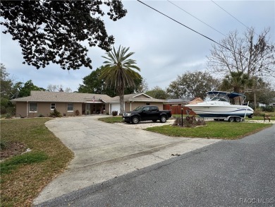 3-Bedroom, 2-Bath Pool Home in Crystal River just waiting for on Plantation Inn and Golf Resort  in Florida - for sale on GolfHomes.com, golf home, golf lot