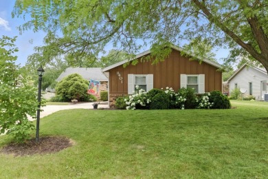 All on ONE LEVEL Ranch in the Sought after Arlington Park on Arlington Park Association in Indiana - for sale on GolfHomes.com, golf home, golf lot