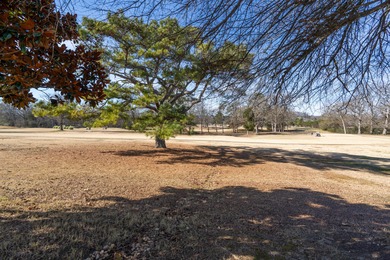 This one level 2 bedroom 2.5 bath condo in the small community on Creeks Bend Golf Club in Tennessee - for sale on GolfHomes.com, golf home, golf lot