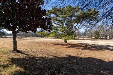 This one level 2 bedroom 2.5 bath condo in the small community on Creeks Bend Golf Club in Tennessee - for sale on GolfHomes.com, golf home, golf lot