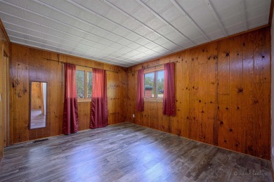 Welcome to the golf lodge! Rustic 4 bed, 2 bath Galena Territory on Eagle Ridge Inn and Resort in Illinois - for sale on GolfHomes.com, golf home, golf lot