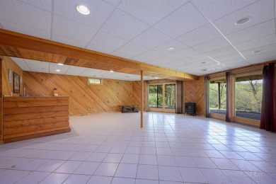 Welcome to the golf lodge! Rustic 4 bed, 2 bath Galena Territory on Eagle Ridge Inn and Resort in Illinois - for sale on GolfHomes.com, golf home, golf lot